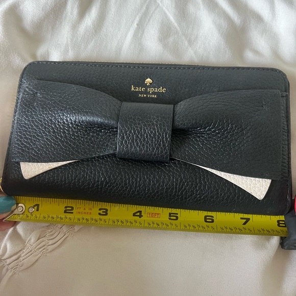 Large Kate Spade Zippy Wallet - Picture 8 of 11